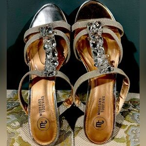 Mootsies Tootsies size 8 silver rhinestone heels